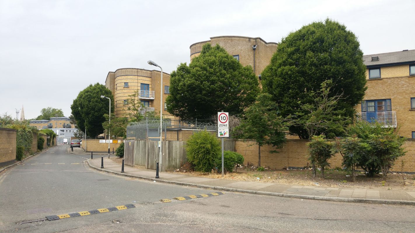 Juniper Crescent and Gilbeys Yard estate image